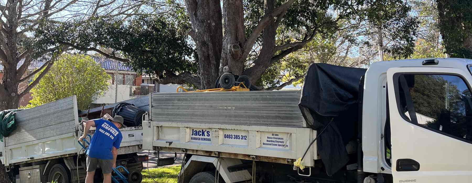 Two crew loading on a front lawn